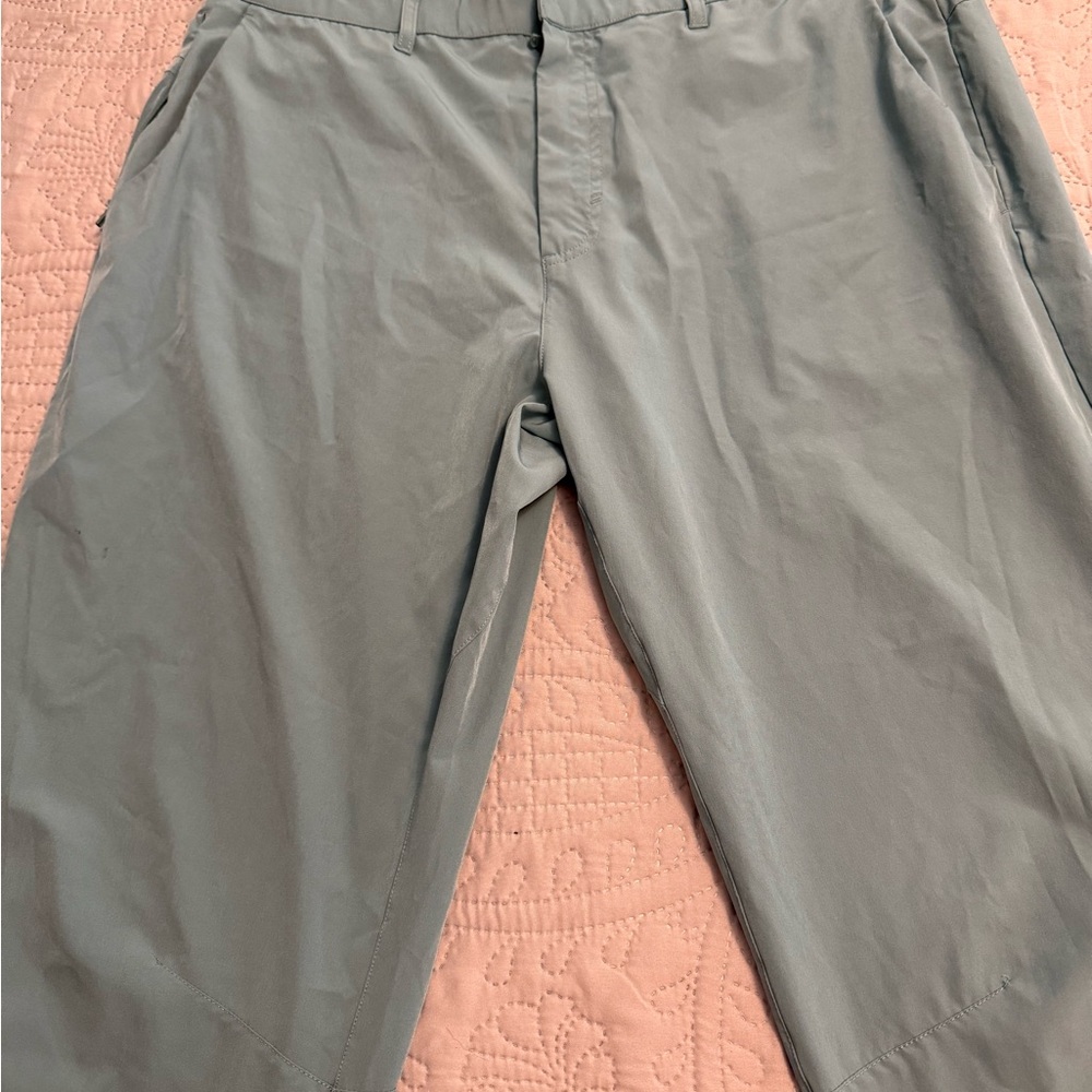 Fabletics Men's Light Blue/Green Golf Pant 36/34
